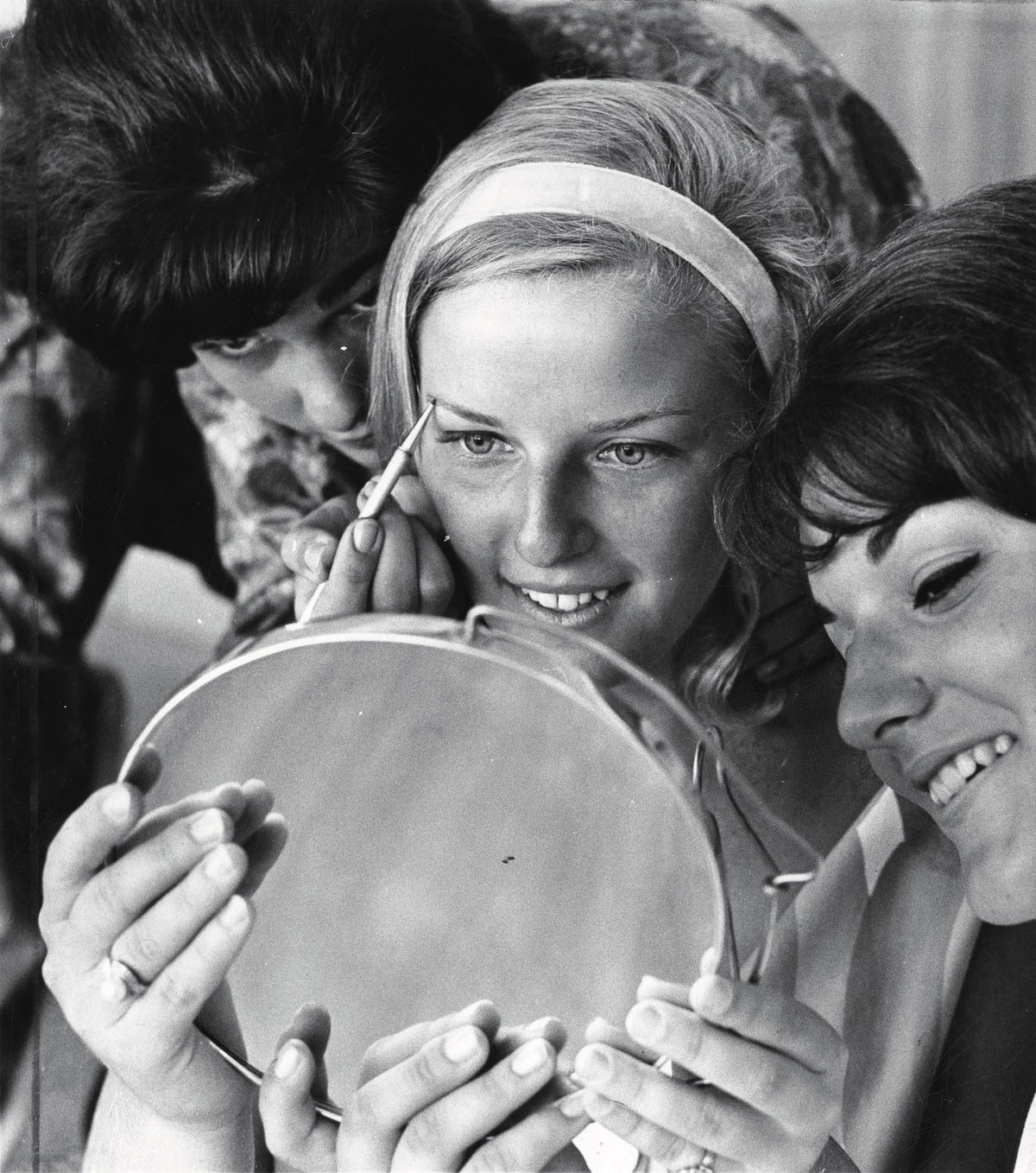 ‘Linda Vesco instructs Edith and Peggy’ at the Beauty Farm, 17 August 1963. Valley Times Collection/Los Angeles Public Library.